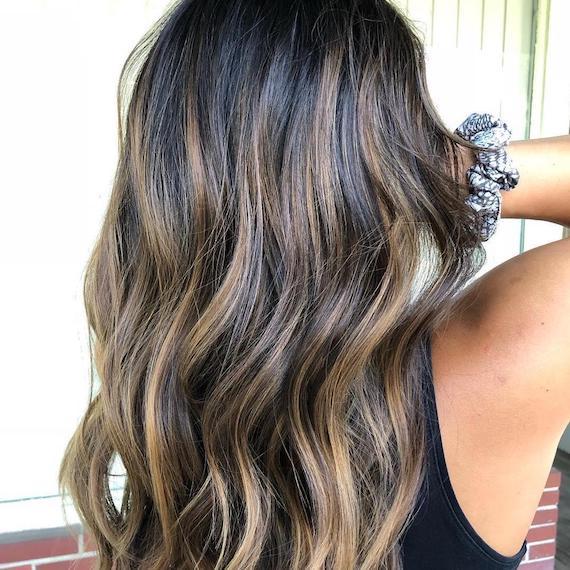 <b>BLOND PASEMKA</b><br/>NA WŁOSACH CIEMNYCH